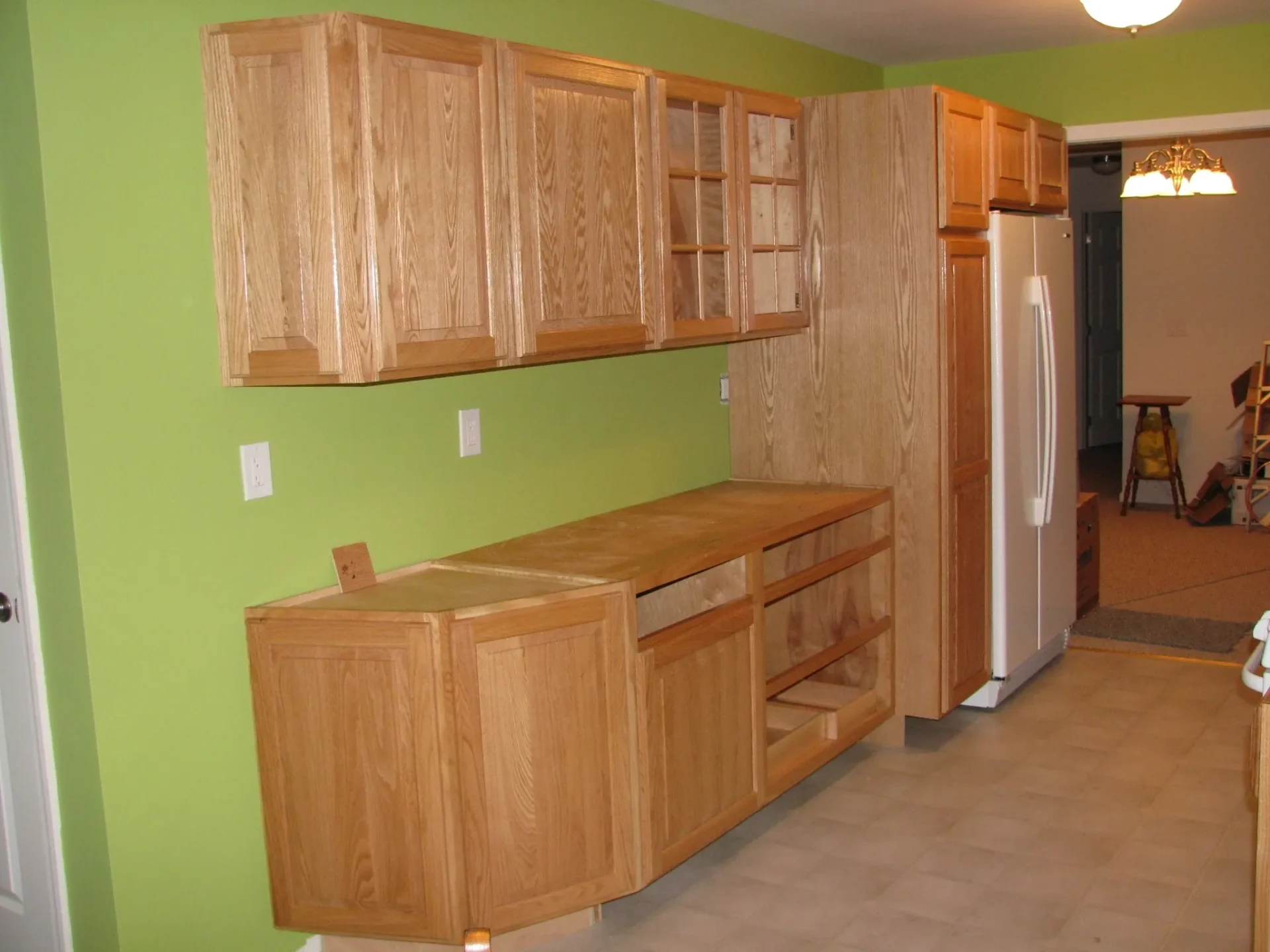 wood crafted kitchen cabinates